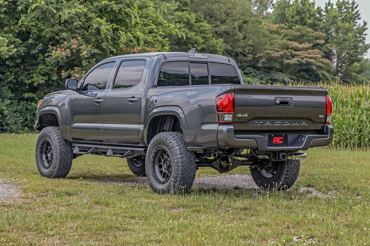 Rough Country 3.5 Inch Lift Kit | Toyota Tacoma 2WD/4WD (2005-2023) - Kit 74232