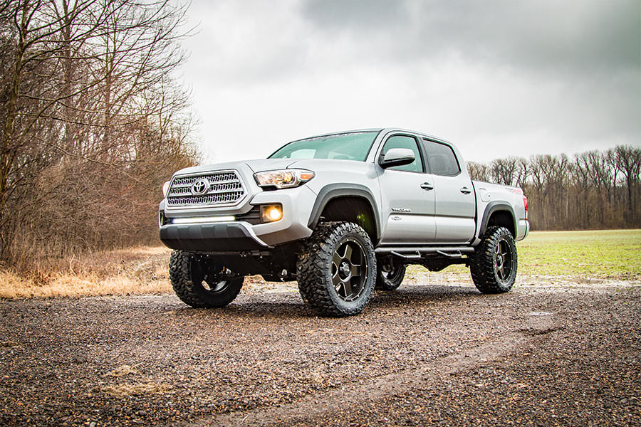 Rough Country 4 Inch Lift Kit | Toyota Tacoma 2WD/4WD (2016-2023)