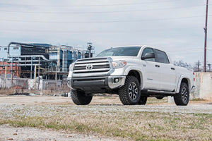 Rough Country 2.5-3 Inch Leveling Kit | Toyota Tundra 2WD/4WD (2007-2021)