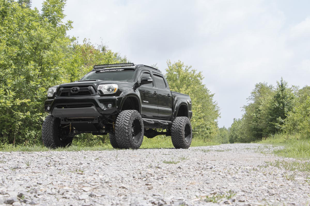 Rough Country 6 Inch Lift Kit | Toyota Tacoma 2WD/4WD (2005-2015)