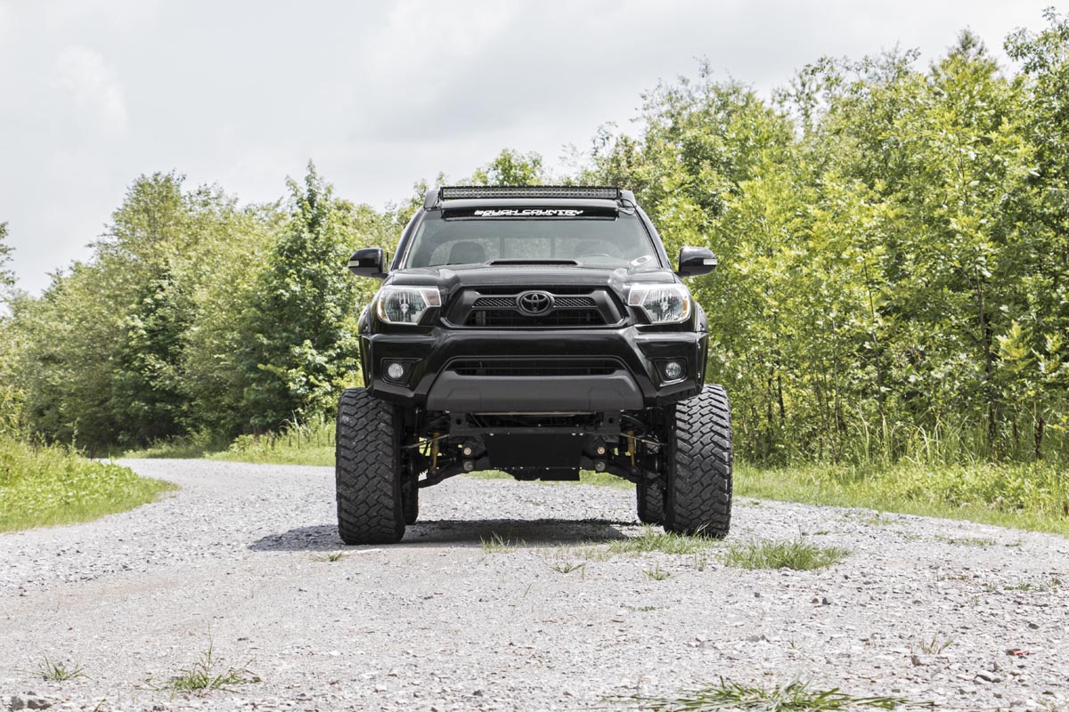 Rough Country 6 Inch Lift Kit | Toyota Tacoma 2WD/4WD (2005-2015)