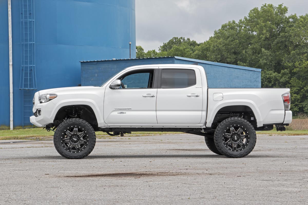 Rough Country 6 Inch Lift Kit | Toyota Tacoma 2WD/4WD (2005-2015)