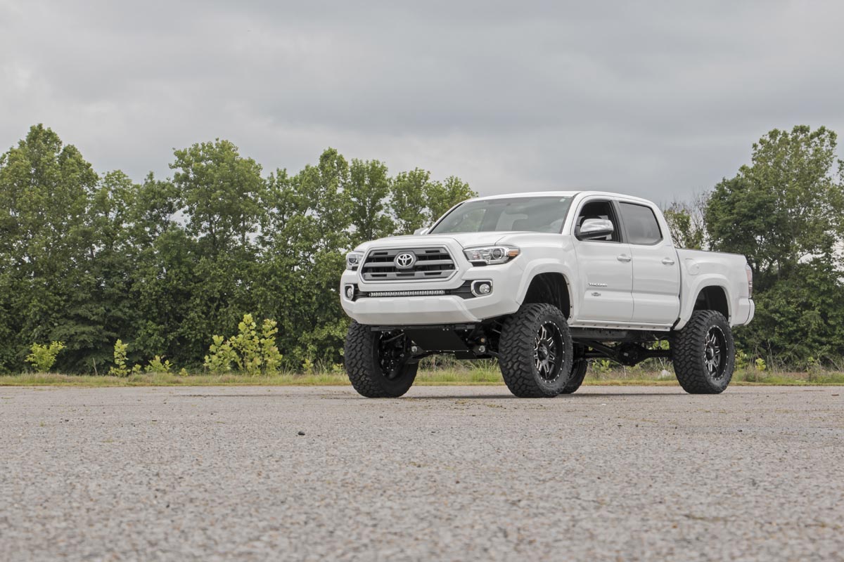 Rough Country 6 Inch Lift Kit | Toyota Tacoma 2WD/4WD (2005-2015)