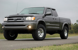 Rough Country 2.5 Inch Lift Kit | Toyota Tundra 2WD/4WD (2000-2006)